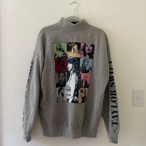 New Taylor Swift Eras Tour gray quarter zip sweatshirt size M pullover authentic